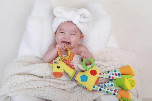 荆州三个月宝宝正确抱姿 荆州三个月宝宝正确抱姿